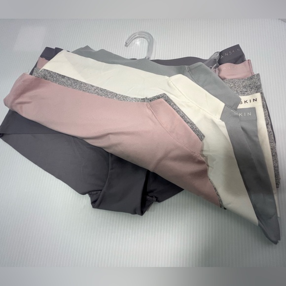 Danskin Super Soft Slim and Thin Laser Cut Tech Sealed No-Show 5 pc Panties Set - Picture 2 of 10